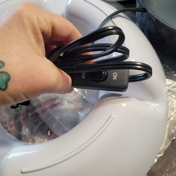 Crofton Electric Heated Chip and Dip Serving Tray in box - Picture 8 of 15